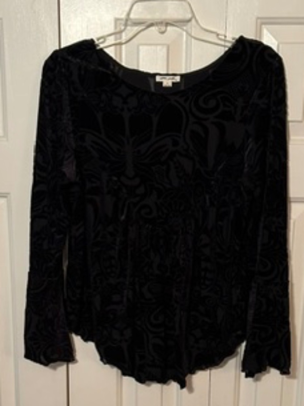 Ultra Pink Women's scoop neck velvet flocked long sleeve blouse